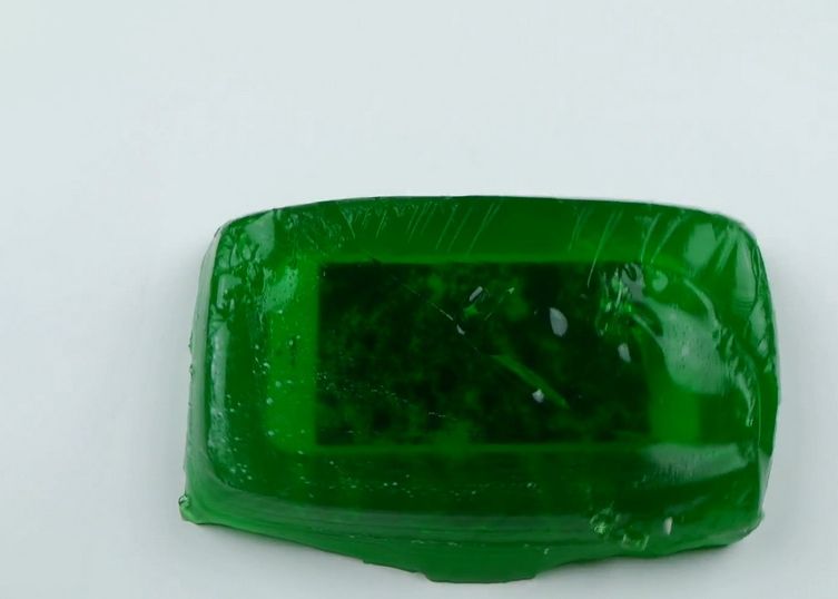 A pus un iPhone 6 in gelatina si l-a lasat peste noapte! Nu i-a venit sa creada ce a descoperit dimineata A Pus Un Iphone 6 In Gelatina Si L A Lasat Peste Noapte Nu I A Venit Sa Creada Ce A Descoperit Dimineata