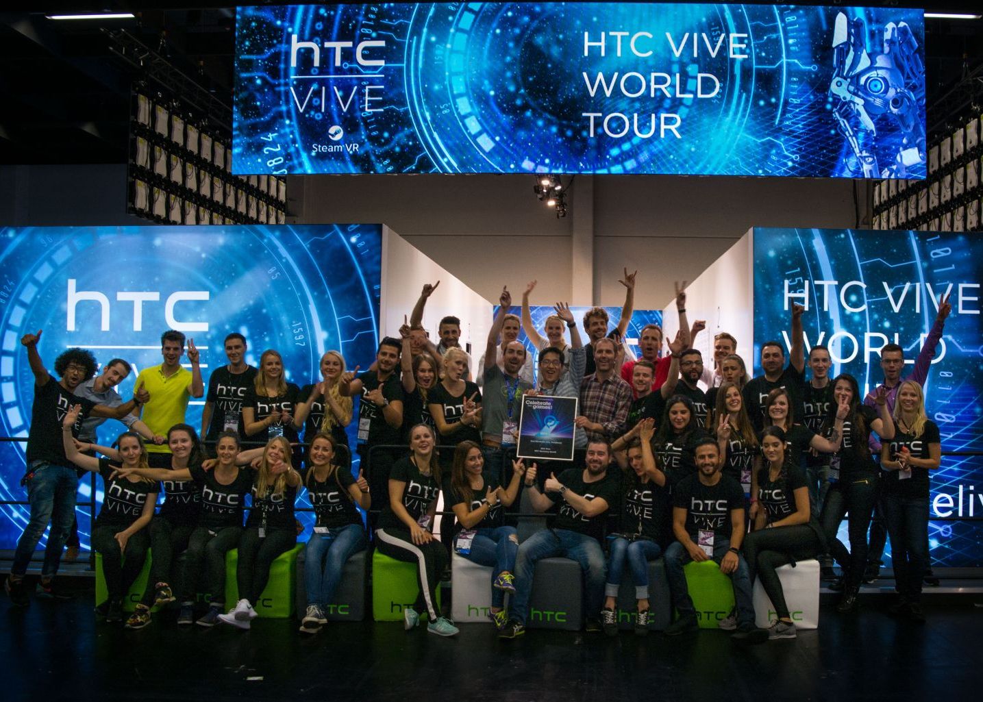 Htc Vive Premiat Cu Best Hardware Peripheral Award La Gamescom 2015