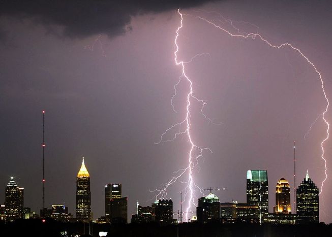 Un Centru De Date Al Google A Fost Lovit De 4 Ori De Fulger Intr Un Interval Scurt Ce S A Intamplat