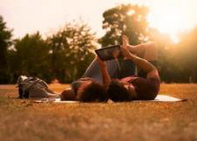 Studiu Intel Romanii Atasati De Tehnologie In Vacanta De Vara 2015