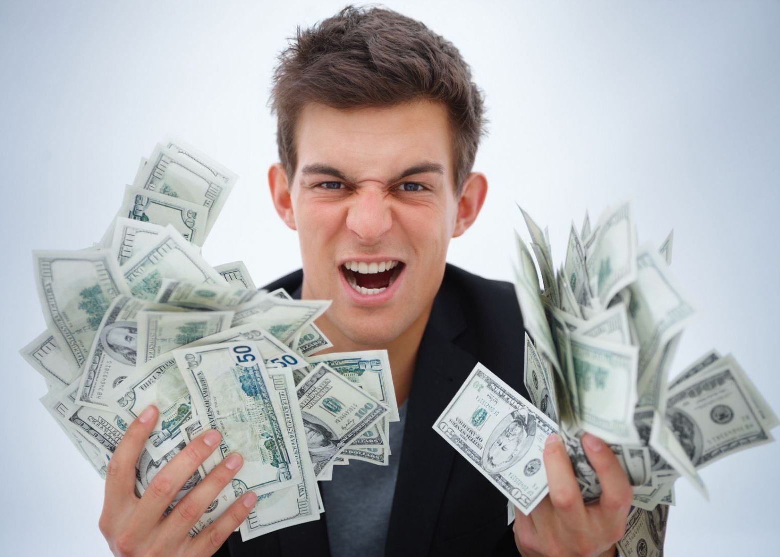 A Castigat 400 000 De Euro Dar Banii L Au Bagat In Inchisoare Povestea Unui Tanar Care A Crezut Ca Are