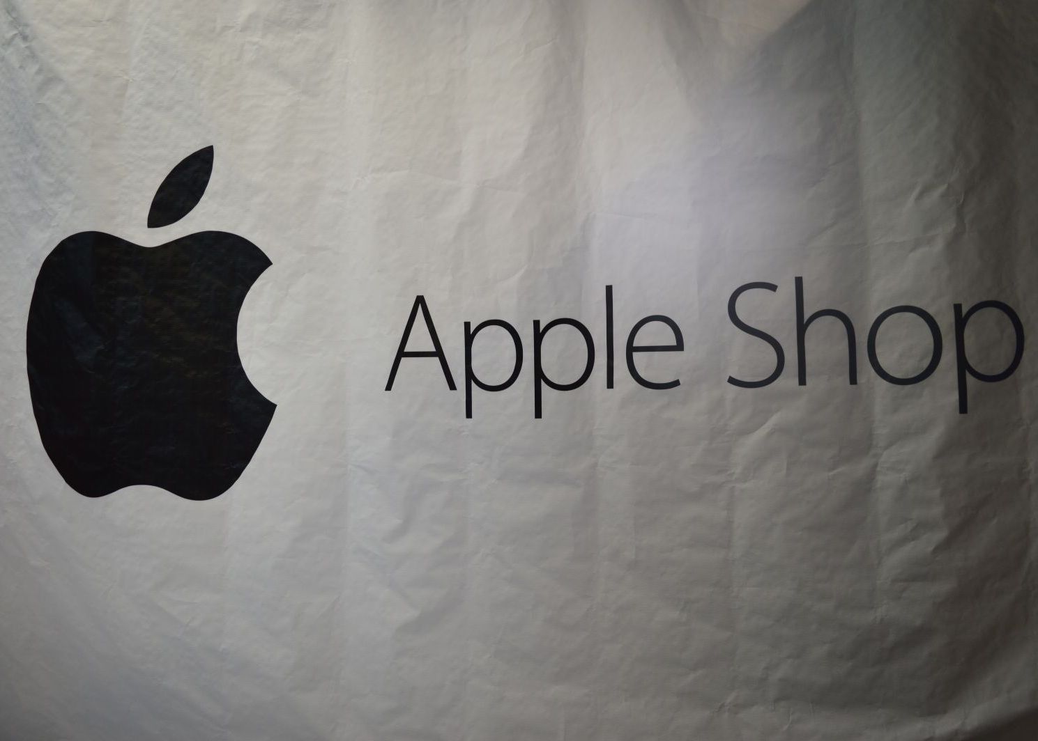 Astazi S A Deschis Primul Apple Shop Din Romania Imagini De La Avanpremiera Si Surprizele Pregatite