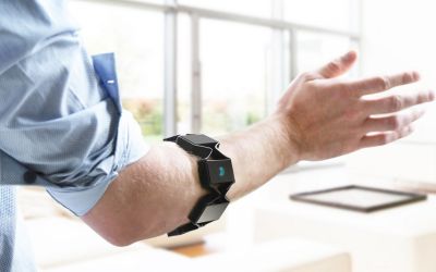 Robotul dansator si bratara care controleaza de la distanta PC-ul, prezentate in premiera publicului din Romania, la IMWorld