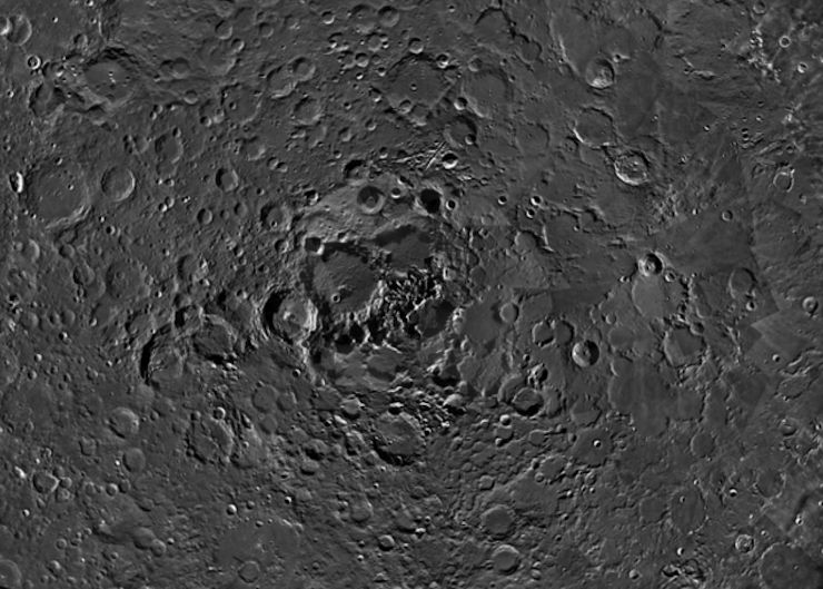 Descoperire Incredibila Facuta De Cercetatori Dupa Ce Au Facut 32 000 De Poze Cu Luna Ce Se Afla In Imagini