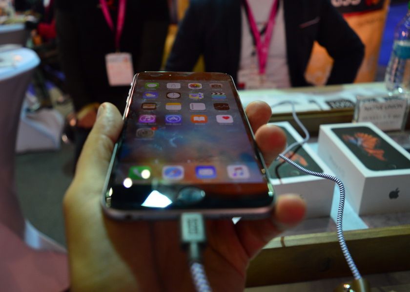 Dezvaluirea pe care Apple nu vrea ca utilizatorii sa o cunoasca! Cat costa fabricarea unui iPhone 6s Dezvaluirea Pe Care Apple Nu Vrea Ca Utilizatorii Sa O Cunoasca Cat Costa Fabricarea Unui Iphone 6s