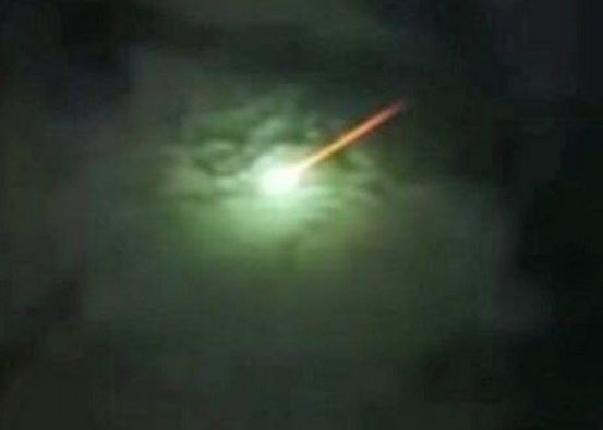 Moment de panica in Bangkok dupa ce un meteorit a transformat noaptea in zi! Ce au surprins in imagini Moment De Panica In Bangkok Dupa Ce Un Meteorit A Transformat Noaptea In Zi Ce Au Surprins In Imagini