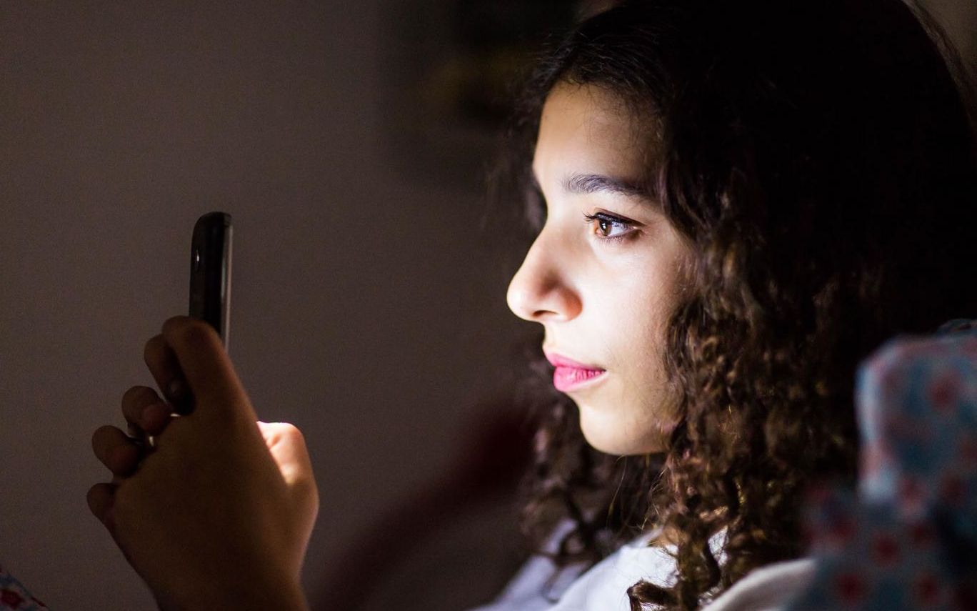 Expertii Vor Sa Trimita Telefoanele Si Tabletele Ldquo La Culcare