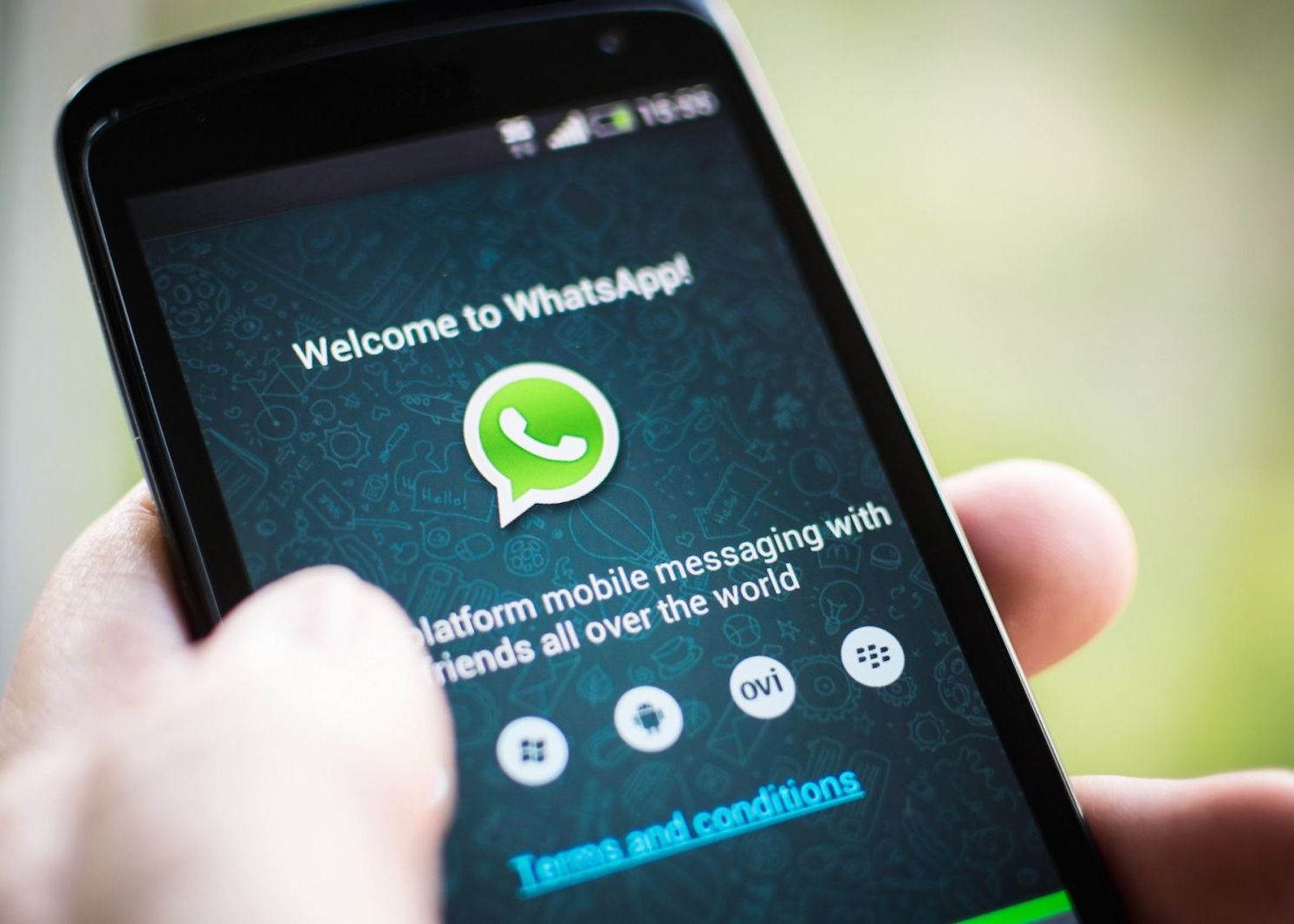 Cenzura pe WhatsAapp! Aplicatia blocheaza link-urile catre rivali Cenzura Pe Whatsapp Aplicatia Blocheaza Link Urile Catre Rivali