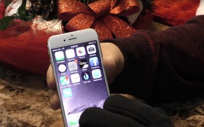 VIDEO Trucul extrem de simplu prin care poti umbla cu manusi pe orice smartphone