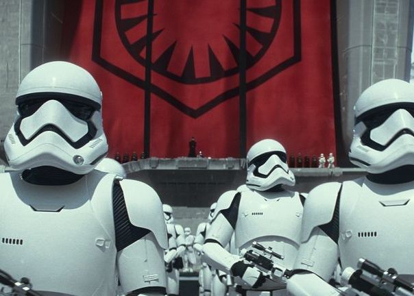 Primele dezvaluiri despre Star Wars: Episodul VIII: Are un scenariu incredibil de bun! Primele Dezvaluiri Despre Star Wars Episodul Viii Are Un Scenariu Incredibil De Bun