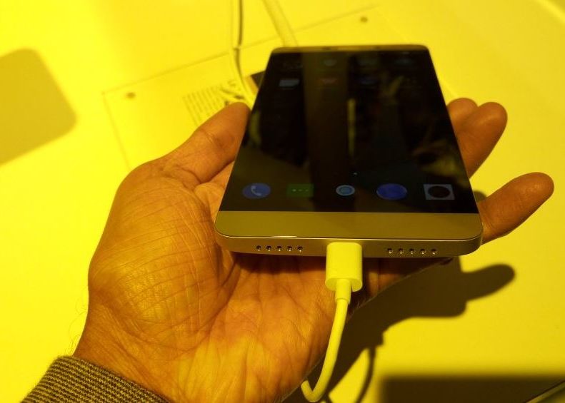 Le Au Luat Fata Tuturor Acesta Este Primul Telefon Din Lume Care Face Asta