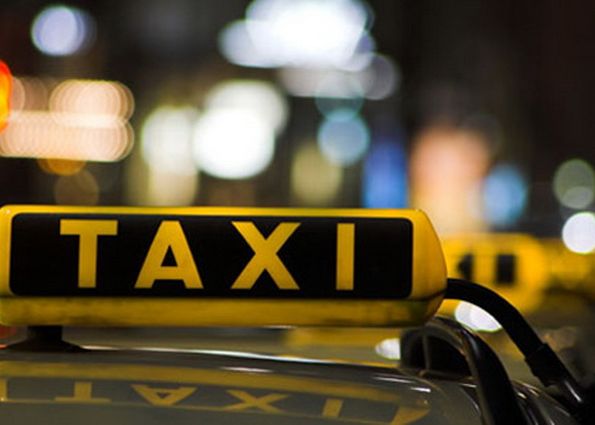 Si-a uitat laptopul si telefonul intr-un taxi si a plecat. Ce a facut soferul cand a descoperit ce avea in masina Si A Uitat Laptopul Si Telefonul Intr Un Taxi Si A Plecat Ce A Facut Soferul Cand A Descoperit Ce Avea