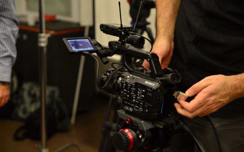 F64 Si Sony Lanseaza In Romania Camera Video Profesionala Pxw Fs5