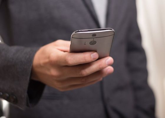 Iti Merge Greu Telefonul Si Consuma Mult Net Ai Putea Avea O Aplicatie Invizibila