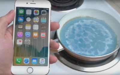 Au pus creioane colorate la fiert si apoi au aruncat iPhone-ul inauntru! Nu se asteptau la ce a urmat