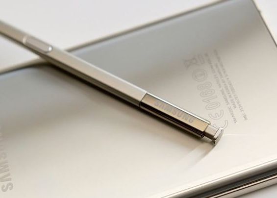 Samsung pregateste cel mai scump telefon de pana acum! De ce va costa atat de mult Samsung Pregateste Cel Mai Scump Telefon De Pana Acum De Ce Va Costa Atat De Mult
