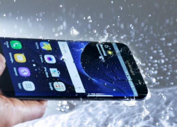 Galaxy S7 Si S7 Edge Sunt Primele Telefoane Din Lume Care Pot Face Asta Ce Se Intampla Dupa Ce Le Pui 1