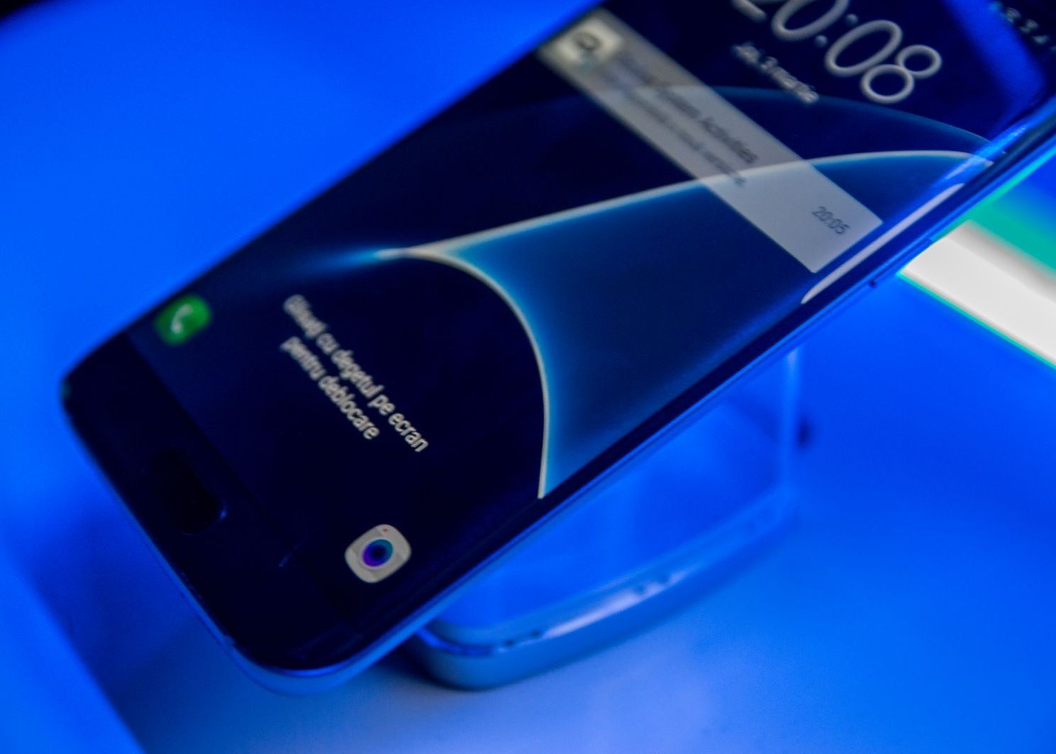 Veste Buna Pentru Romanii Care Vor Sa L Cumpere Care Este Diferenta Dintre Versiunea De Galaxy S7 De La