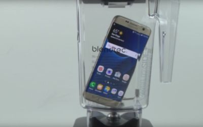 Au luat un Galaxy S7 Edge si l-au bagat in blender! Cum arata telefonul dupa doar 60 de secunde