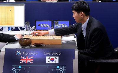 Victorie pentru inteligenta artificiala. AlphaGo a castigat duelul campionul mondial la Go