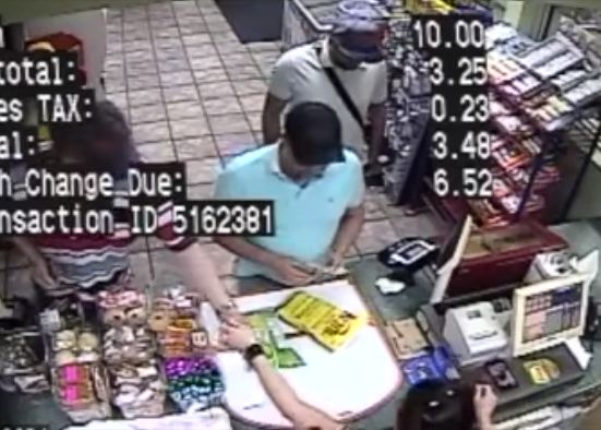 Asa poti pierde bani de pe card in 3 secunde, la magazin. Un hacker face demonstratia. VIDEO Asa Poti Pierde Bani De Pe Card In 3 Secunde La Magazin Un Hacker Face Demonstratia Video