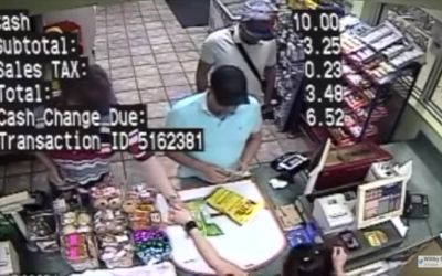 Asa poti pierde bani de pe card in 3 secunde, la magazin. Un hacker face demonstratia. VIDEO