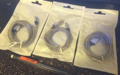 A crezut ca e un cablu USB normal, venit din China! Ce a descoperit cand l-a desfacut