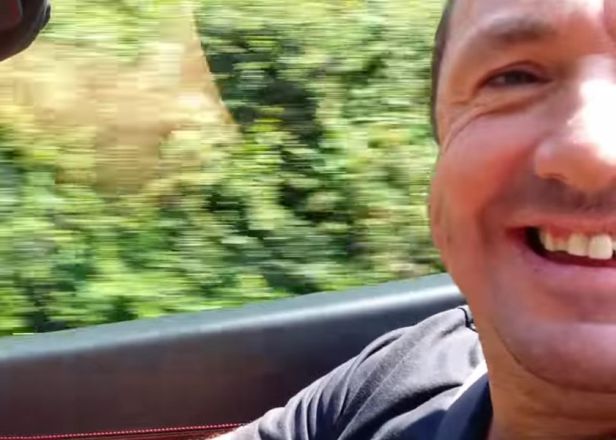 Si-a cumparat un Ferrari de 200.000 de euro desi n-avea niciun ban in buzunar! Ideea incredibila a unui englez Si A Cumparat Un Ferrari De 200 000 De Euro Desi N Avea Niciun Ban In Buzunar Ideea Incredibila A Unui