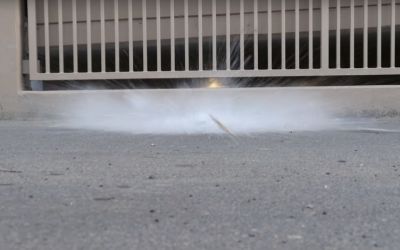 14 iPhone-uri intr-un balon de sticla caruia i-a fost dat drumul pe asfalt de la 30 de metri inaltime! Ce s-a intamplat cu telefoanele