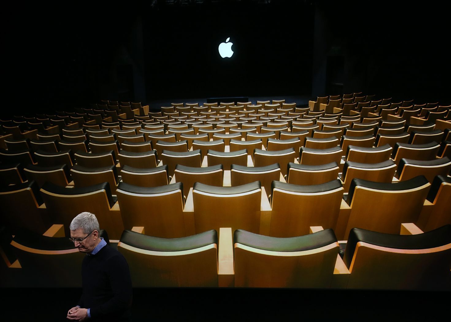 Cazul FBI vs. Apple a luat sfarsit. Anchetatorii au accesat datele de pe iPhone-ul unui terorist Cazul Fbi Vs Apple A Luat Sfarsit Anchetatorii Au Accesat Datele De Pe Iphone Ul Unui Terorist