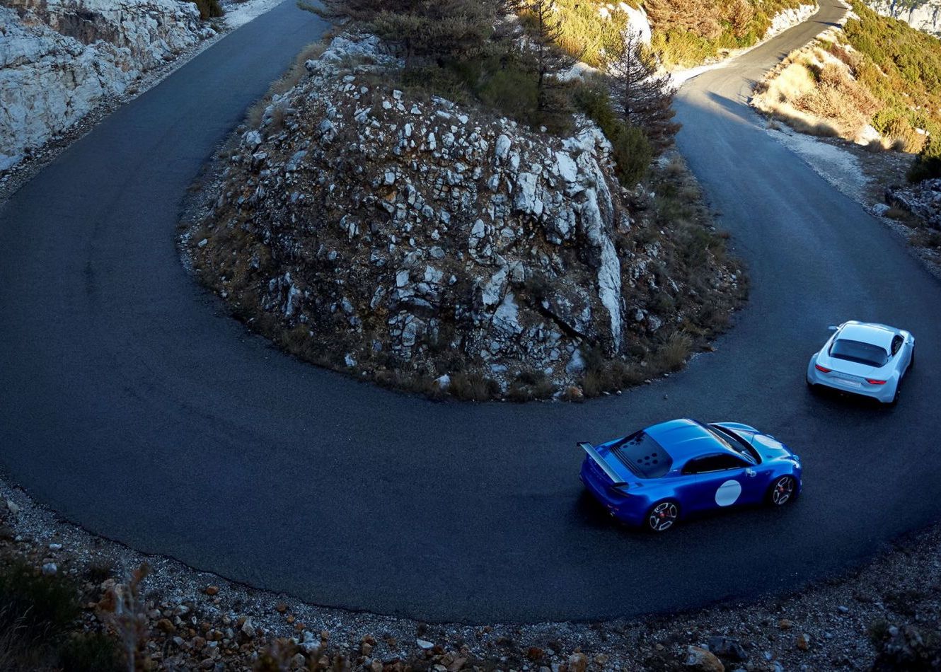 Renault Readuce In Prim Plan Un Nume Legendar