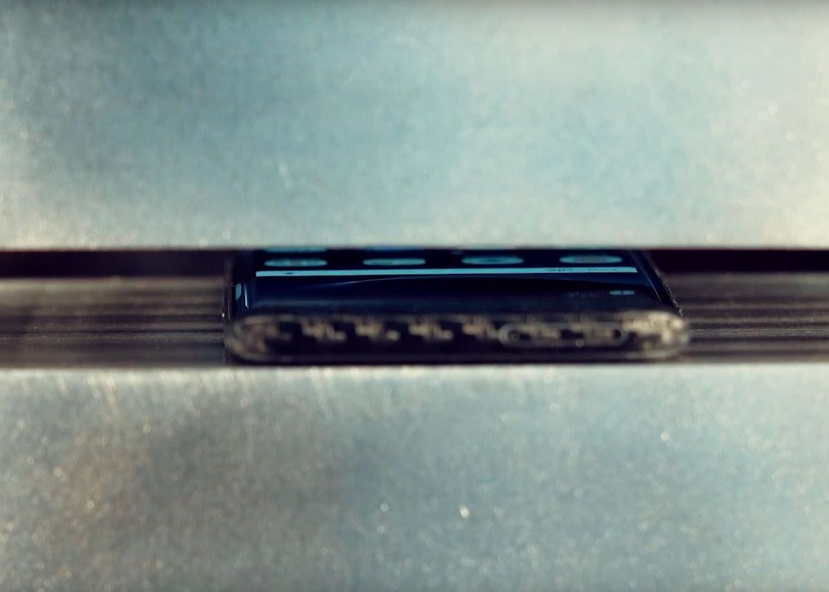 Un Galaxy S7 Edge A Fost Distrus Cu O Presa Hidraulica De 400 De Tone Ce Se Intampla La Secunda 42 In