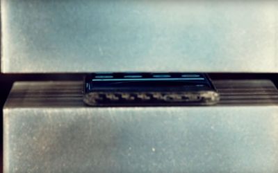 Un Galaxy S7 Edge a fost distrus cu o presa hidraulica de 400 de tone! Ce se intampla la secunda 42 in clip te va surprinde