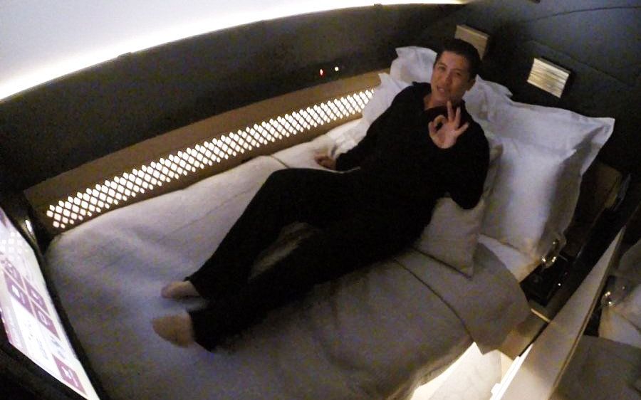 A Cheltuit 108 Dolari Pentru Un Bilet De Avion Care Costa 23 000 De Dolari Cum Arata Luxul In Care A Calatorit