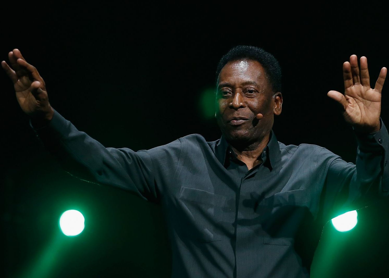 Pele i-a dat in judecata pe cei de la Samsung si cere 30 de milioane de euro daune Pele I A Dat In Judecata Pe Cei De La Samsung Si Cere 30 De Milioane De Euro Daune