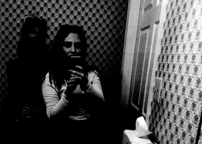 Din cauza acestui selfie banal o fata de 19 ani a ajuns la inchisoare! Detaliul care care o trimite dupa gratii Din Cauza Acestui Selfie Banal O Fata De 19 Ani A Ajuns La Inchisoare Detaliul Care Care O Trimite Dupa