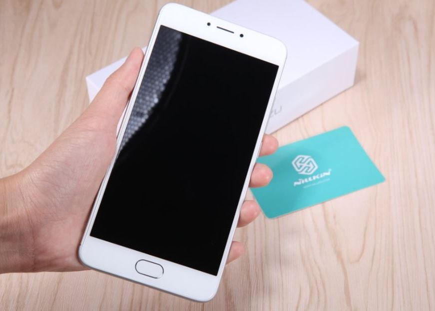 Record de comenzi pentru acest telefon! 4,5 milioane de oameni l-au vrut in doar 24 de ore Record De Comenzi Pentru Acest Telefon 4 5 Milioane De Oameni L Au Vrut In Doar 24 De Ore