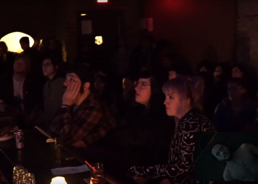 Cum au reactionat oamenii care se uitau intr-un bar la ultimul episod din Game of Thrones Cum Au Reactionat Oamenii Care Se Uitau Intr Un Bar La Ultimul Episod Din Game Of Thrones