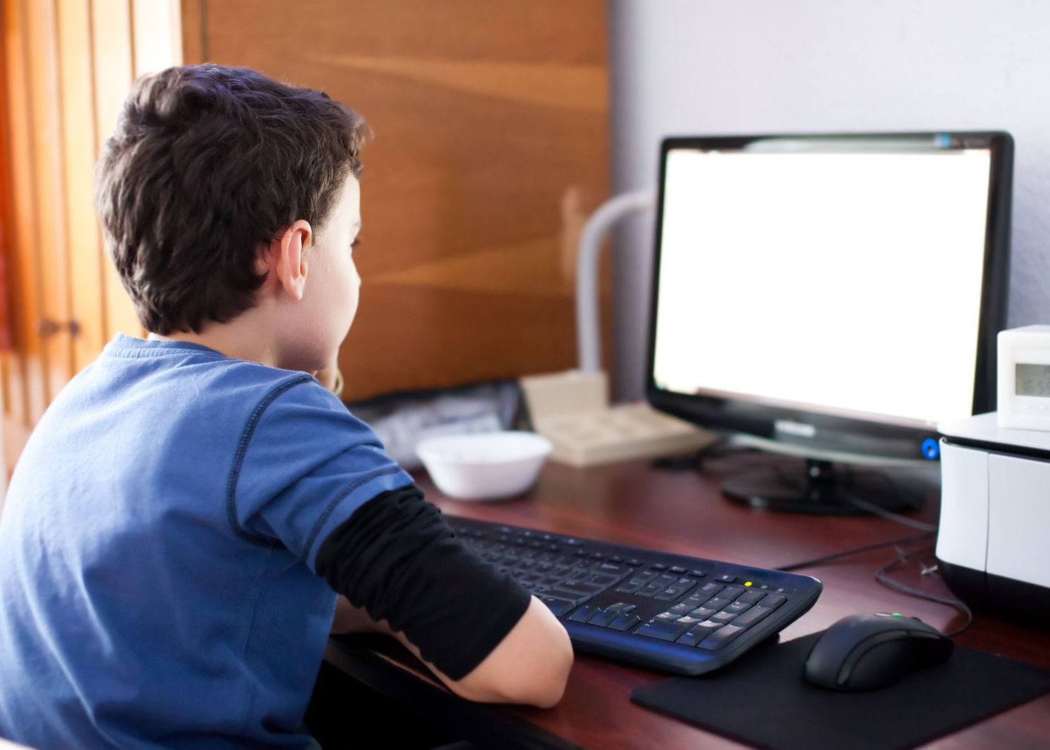 Un Pusti De 10 Ani A Intrat Pe Net Si A Facut Asta A Primit Imediat 10 000 De Dolari