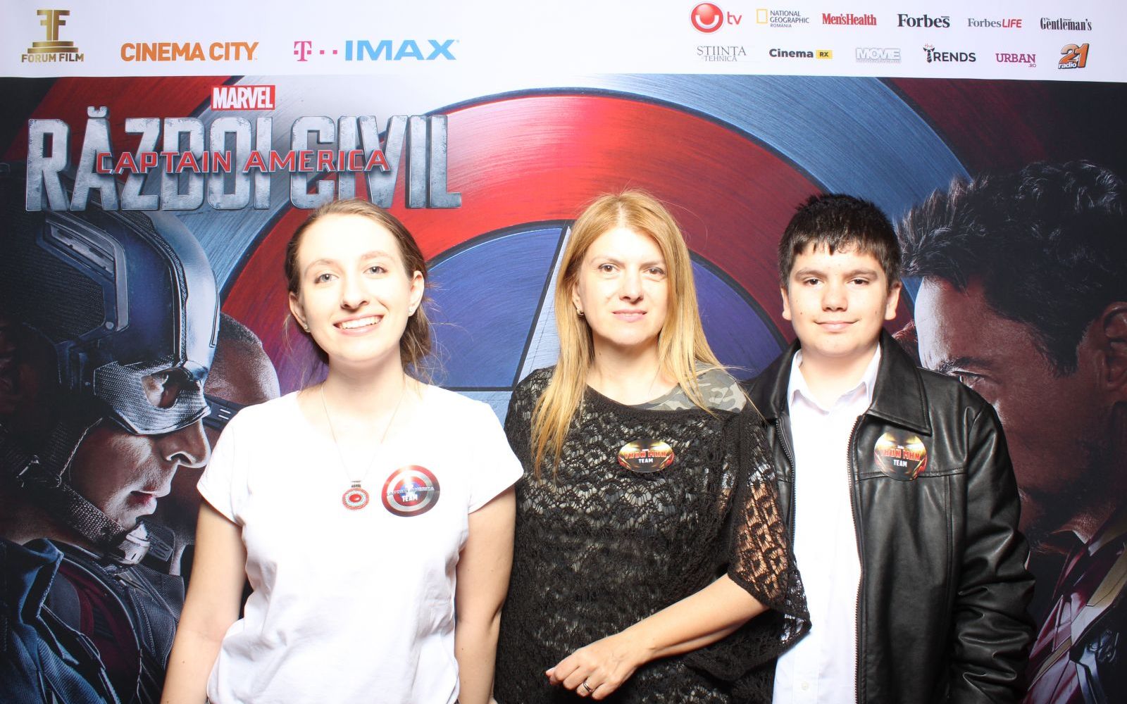 Vedetele Sunt Gata De Lupta Alaturi De Supereroii Din Captain America Razboi Civil