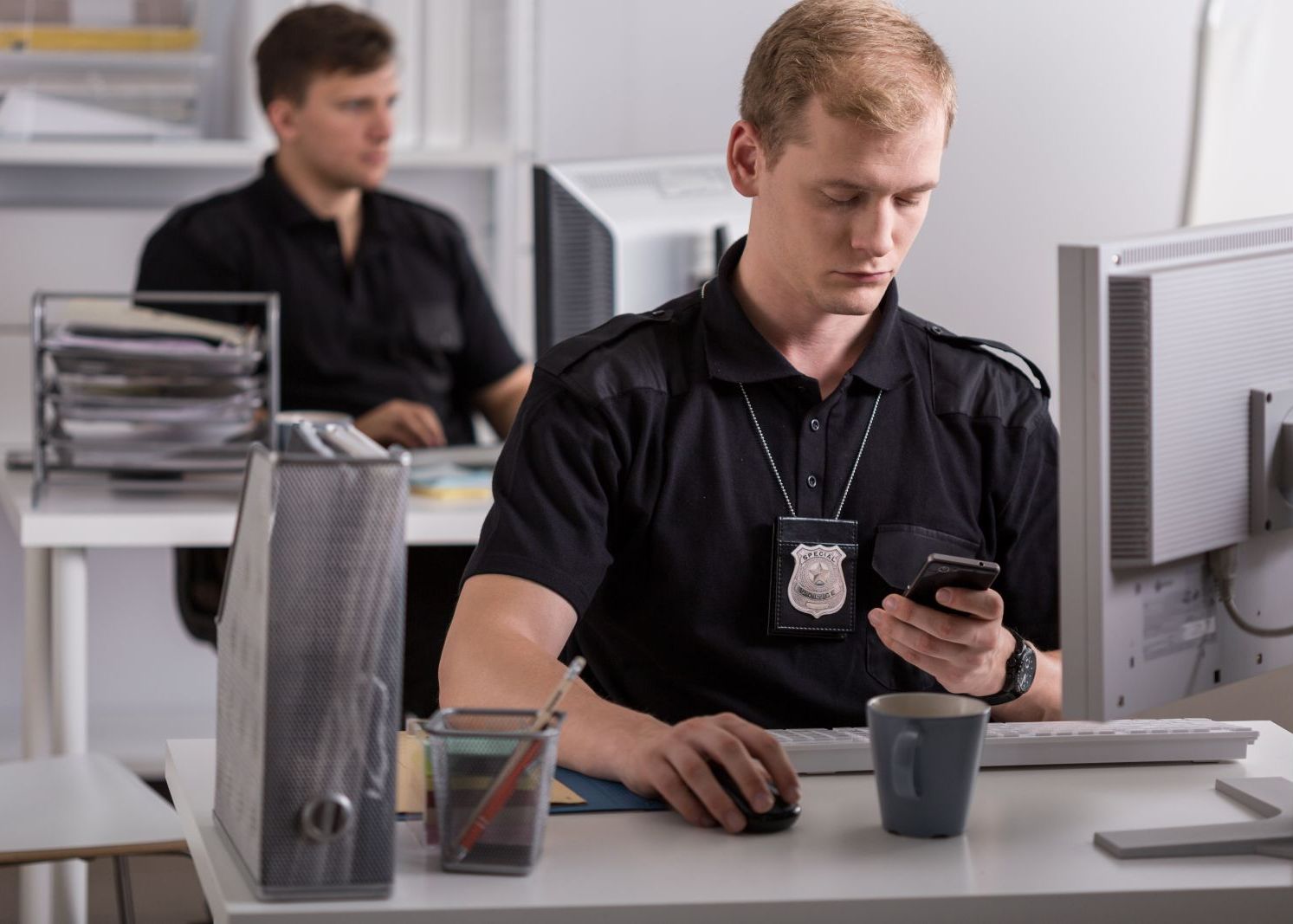 Politia A Arestat Un Dealer De Droguri Apoi A Facut Apel Pe Facebook Va Rugam Nu L Mai Sunati