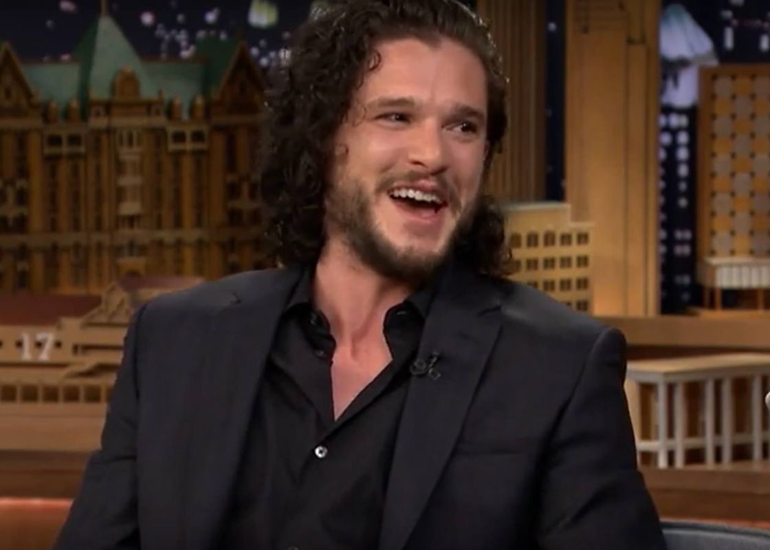 Cum I A Dezvaluit Actorul Kit Harington Unui Politist Soarta Lui Jon Snow Ca Sa Scape De Amenda