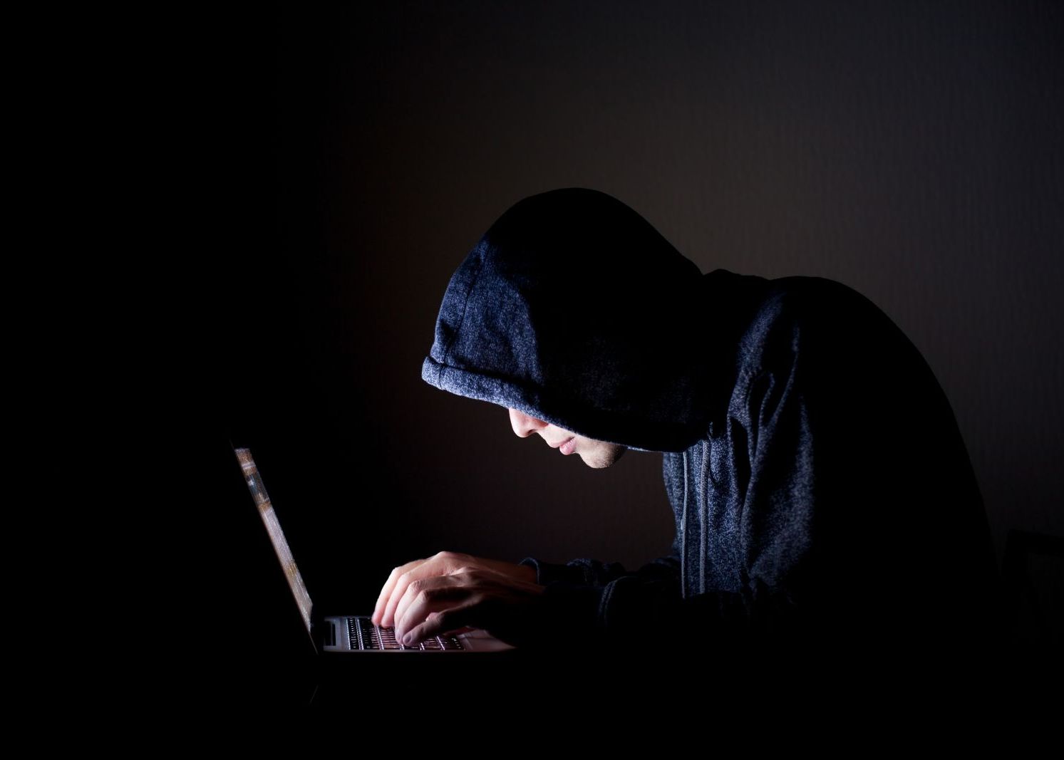 Mii de oameni s-au trezit cu calculatoarele infectate! Cand au aflat ce virus era, nu le-a venit sa creada Mii De Oameni S Au Trezit Cu Calculatoarele Infectate Cand Au Aflat Ce Virus Era Nu Le A Venit Sa Creada