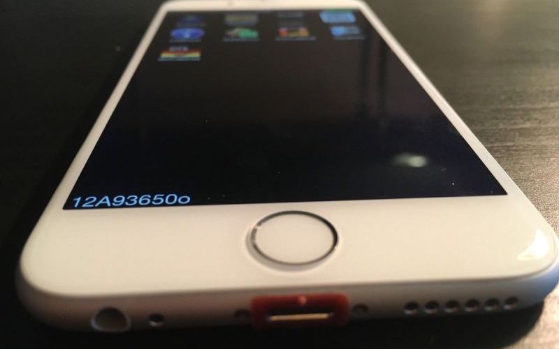 Acest Iphone Este Cu Adevarat Unic Si A Ajuns Sa Coste O Avere Care Este Pretul Lui Pe Ebay