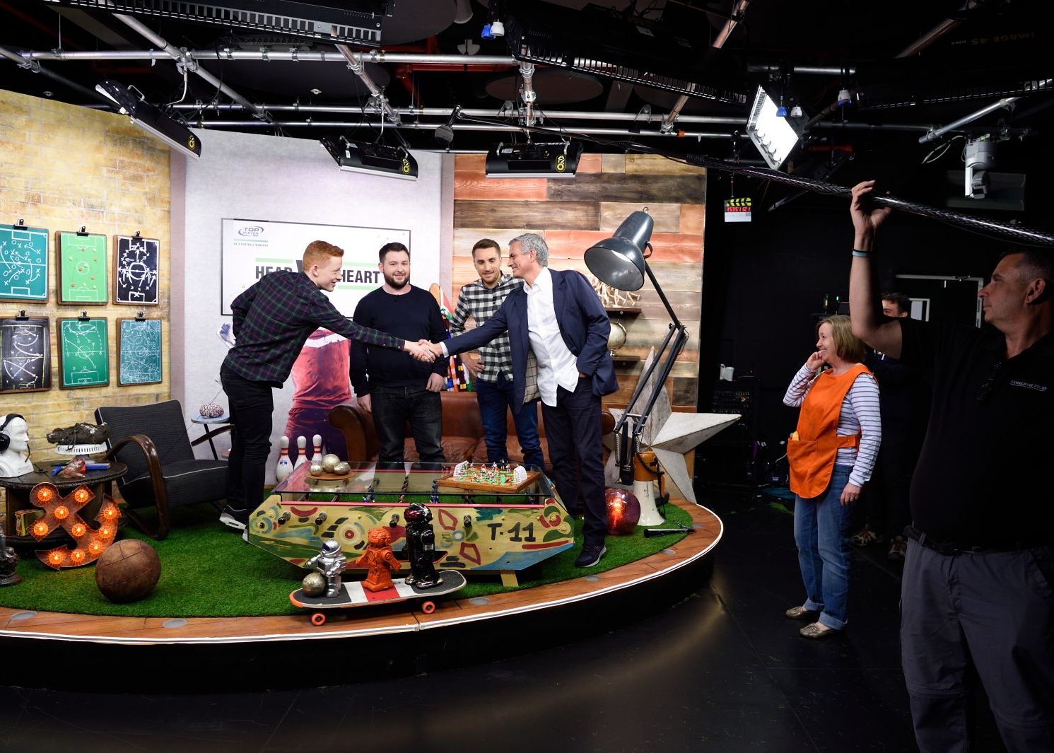 Top Eleven 2016 lanseaza noul mod Football Associations si un videoclip in care Jose Mourinho e pus pe farse Top Eleven 2016 Lanseaza Noul Mod Football Associations Si Un Videoclip In Care Jose Mourinho E Pus Pe