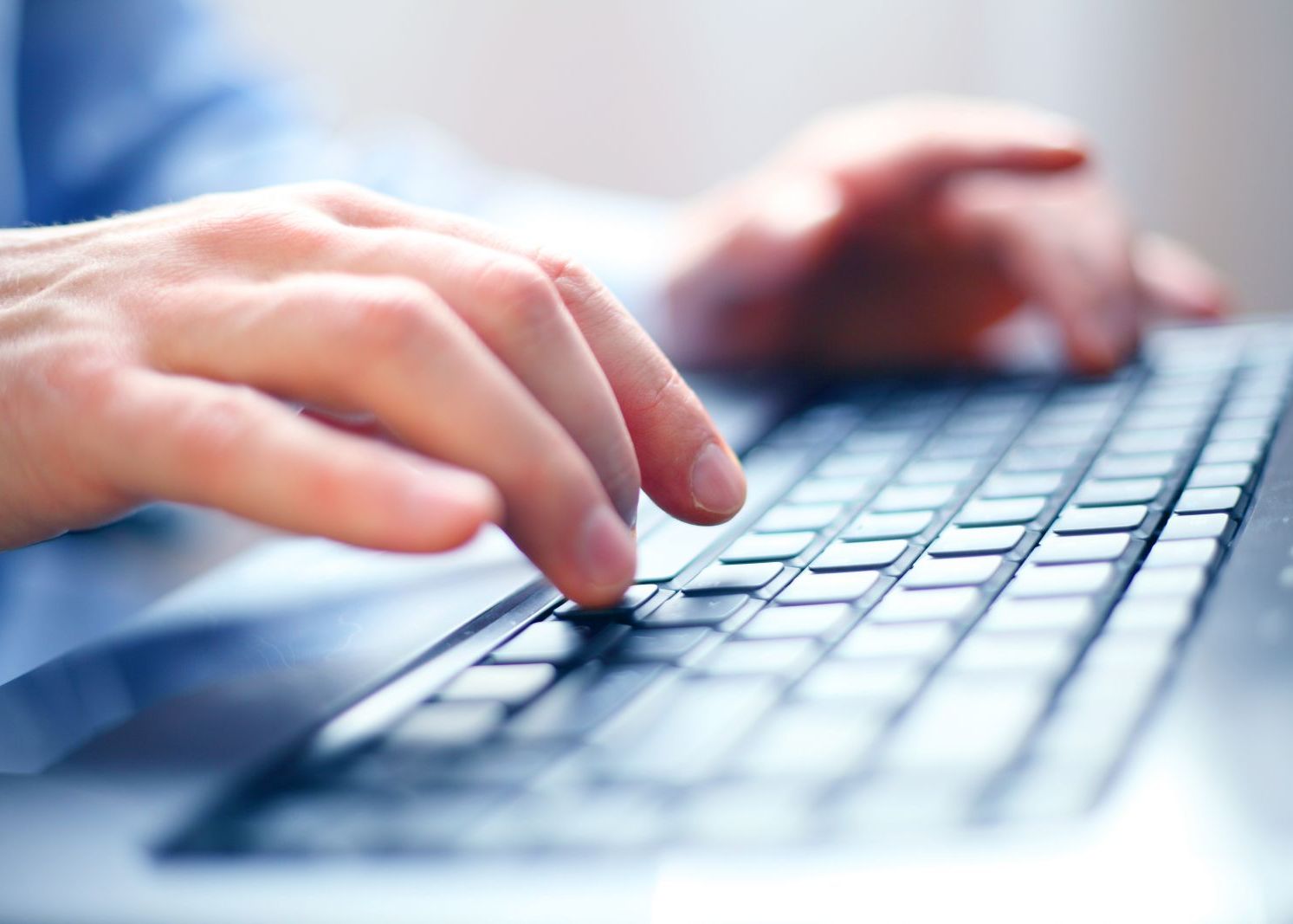 Chips Urile Si Lacul De Unghii Iti Pot Tine Calculatorul In Siguranta Iata Cum