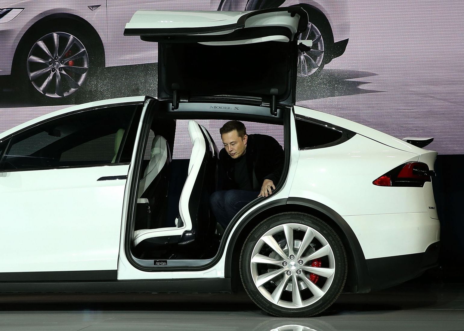 Varul Lui Elon Musk I A Cerut Un Discount La O Masina Tesla Ce Raspuns A Primit