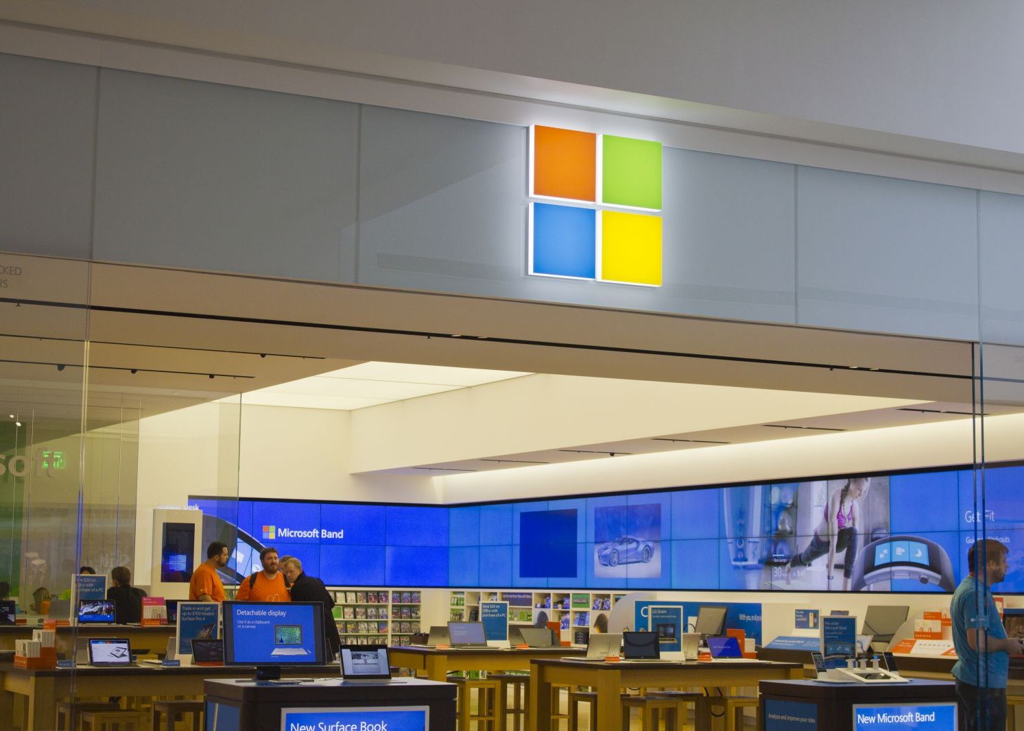 Microsoft a platit o femeie cu 10.000 de dolari din cauza Windows 10: Nu m-a intrebat nimeni daca il vreau! Microsoft A Platit Un Barbat Cu 10 000 De Dolari Din Cauza Windows 10 Nu M A Intrebat Nimeni Daca Il Vreau