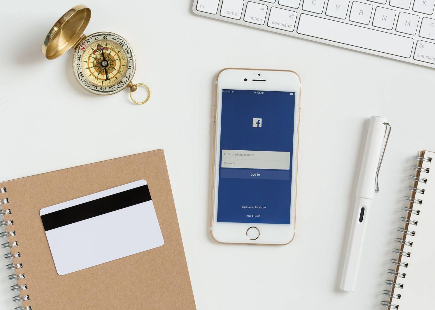 Ai Grija Ce Postezi Pe Facebook Si Ce Faci Pe Telefonul Mobil Cum Sa Eviti Furtul De Identitate