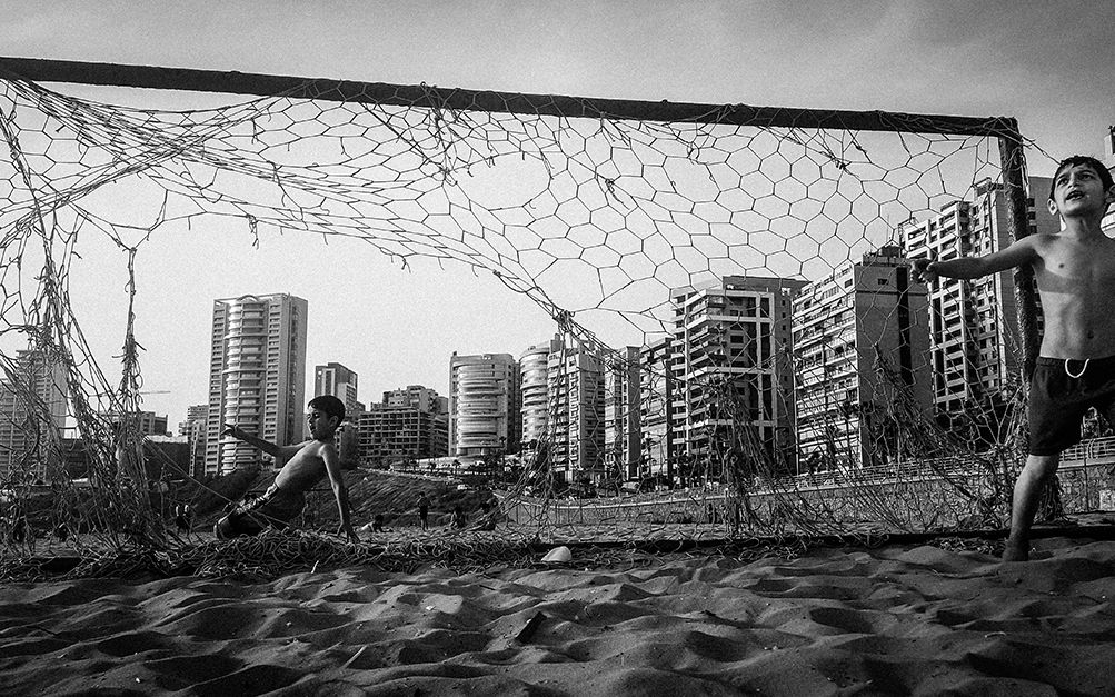 Confesiunea Unui Fotograf Roman Las Foarte Putine Lucruri La Voia Intamplarii